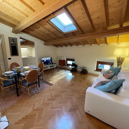 Attic 1 Centro Storico Lejlighed